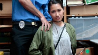 Asian stealer rammed by the guard